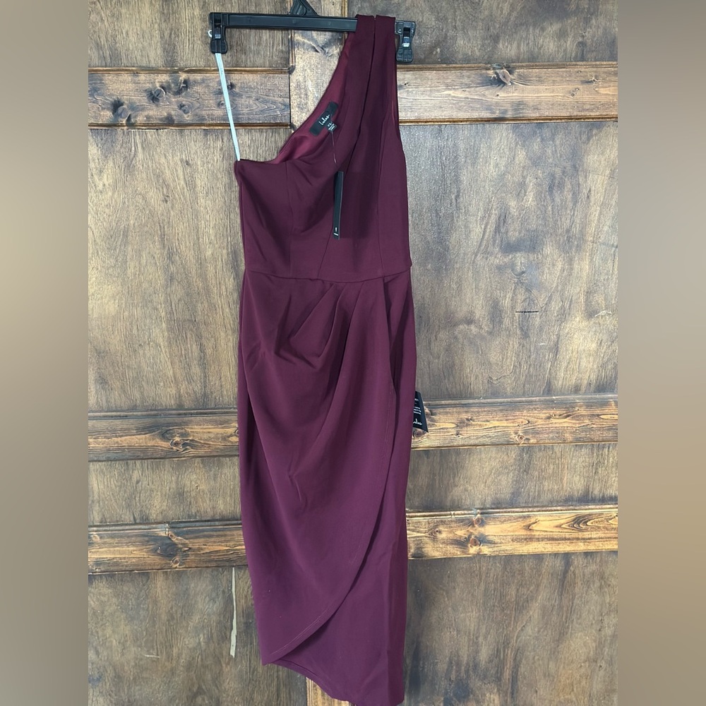 Lulu's Chic Wine One-Shoulder Dress